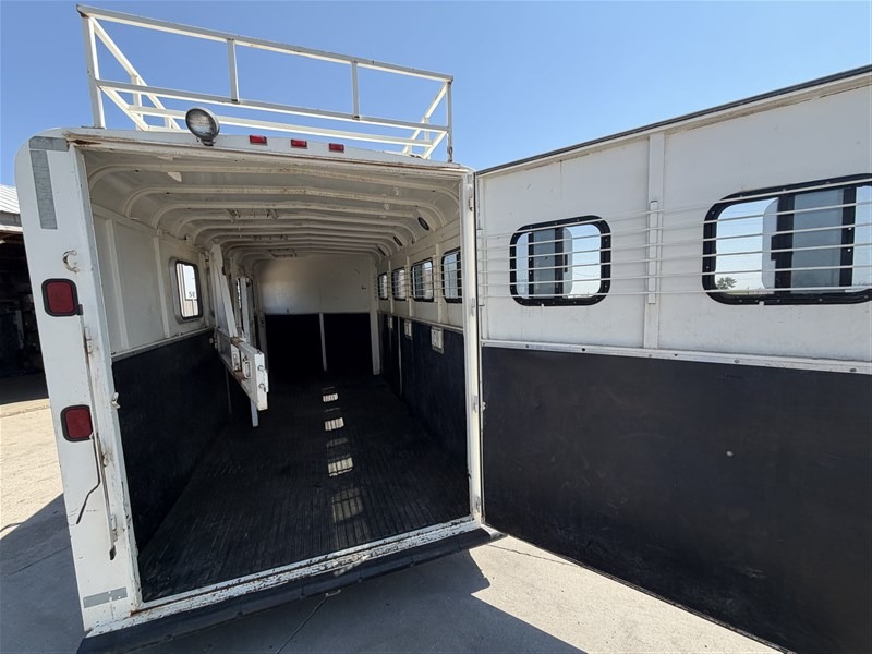 1996 Travalong 4 Horse side tack Horse Trailers