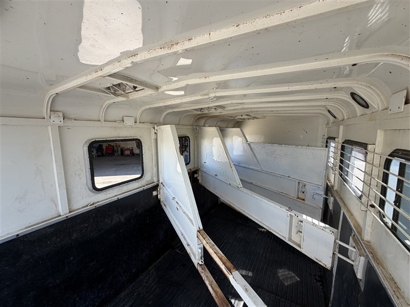 1996 Travalong 4 Horse side tack Horse Trailers