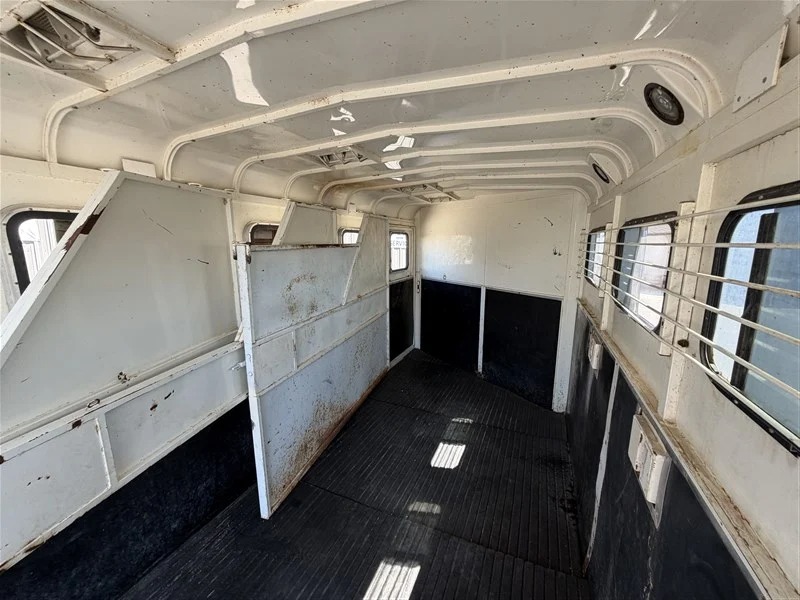 1996 Travalong 4 Horse side tack Horse Trailers