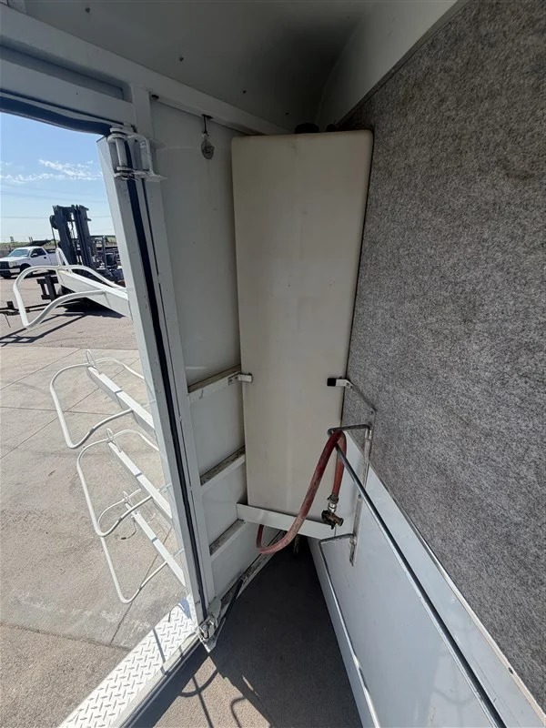 2000 Trails West 4 Horse mid tack Horse Trailers