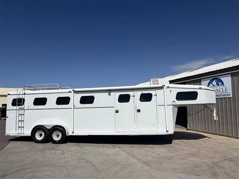 2000 Trails West 4 Horse mid tack Horse Trailers