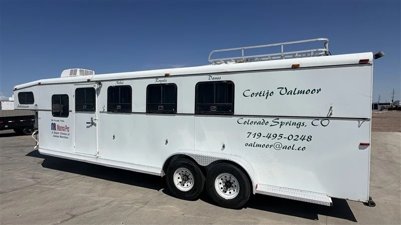 2000 Trails West 4 Horse mid tack Horse Trailers