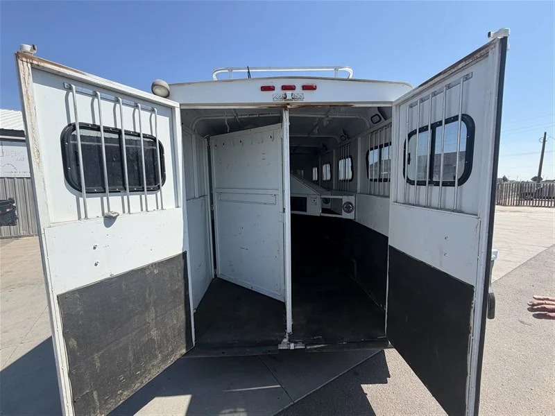 2000 Trails West 4 Horse mid tack Horse Trailers