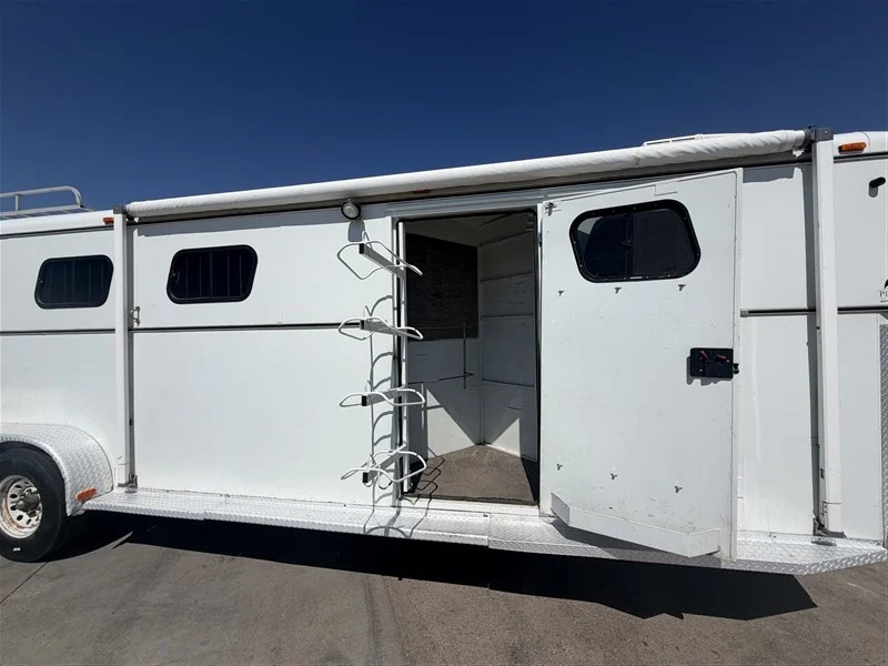 2000 Trails West 4 Horse mid tack Horse Trailers
