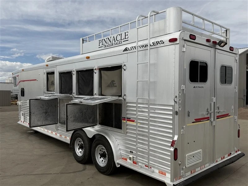 2004 Elite Trailers 4 Horse 8' LQ Side Tack Living Quarters