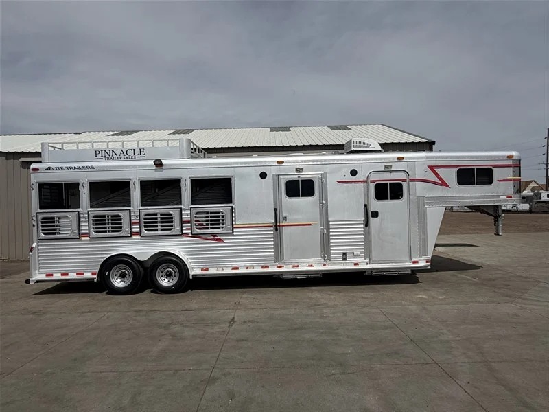 2004 Elite Trailers 4 Horse 8' LQ Side Tack Living Quarters
