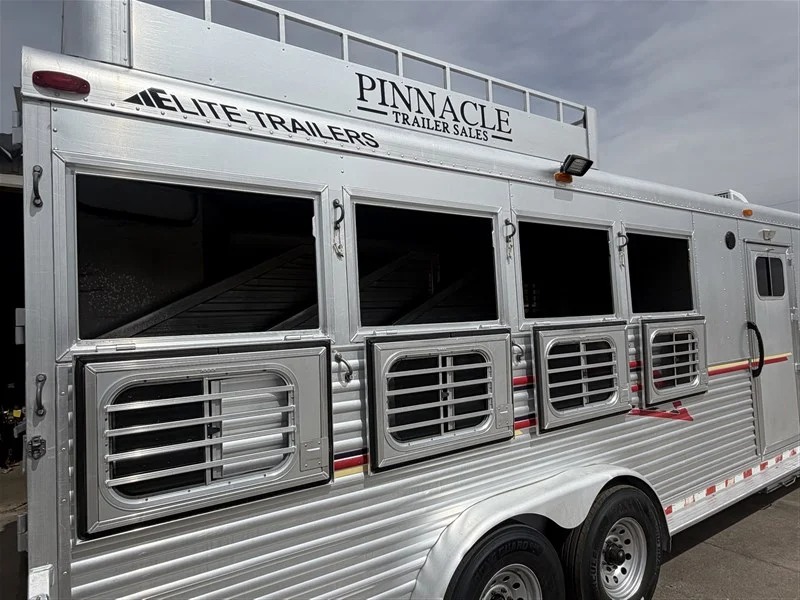 2004 Elite Trailers 4 Horse 8' LQ Side Tack Living Quarters
