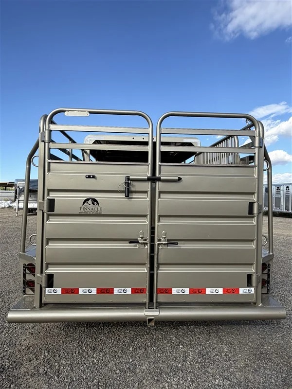 2026 GR Trailers 22' w/2' Saddle/Dog Boxs Stock Trailers