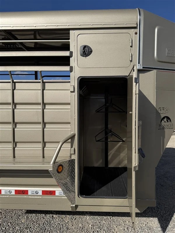 2026 GR Trailers 22' w/2' Saddle/Dog Boxs Stock Trailers