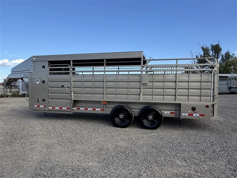2026 GR Trailers 22' w/2' Saddle/Dog Boxs Stock Trailers