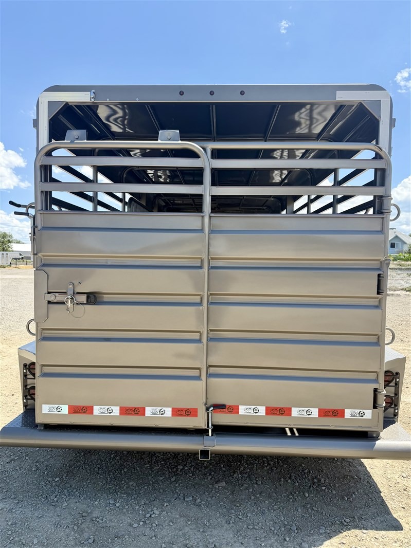2026 GR Trailers 24' Trainer Tack Stock Trailers