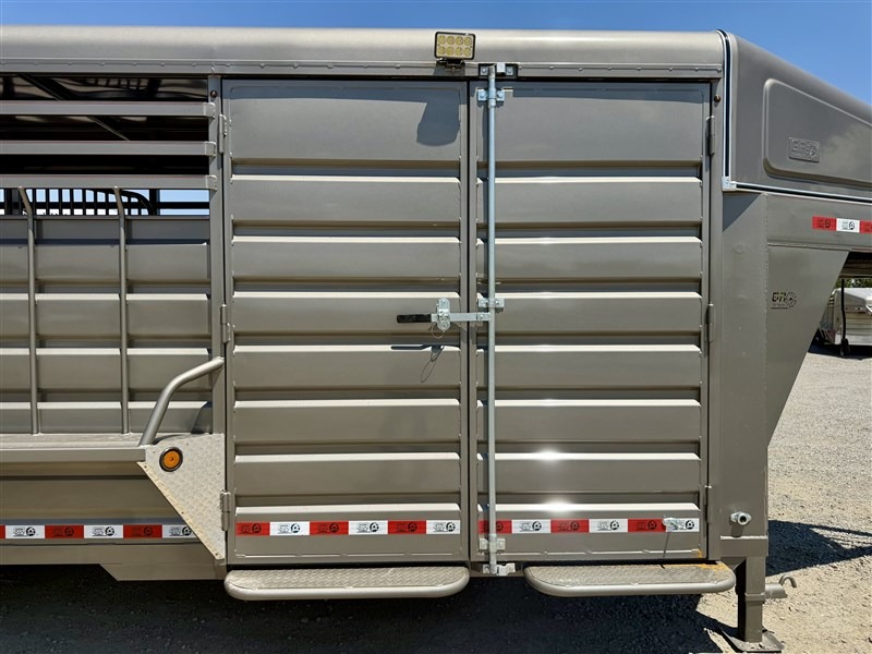 2026 GR Trailers 24' Trainer Tack Stock Trailers
