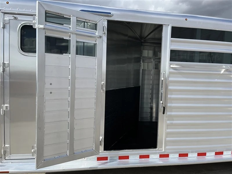 2027 Elite 24’ Stock Combo W/Slanted Deluxe Tack Stock Trailers