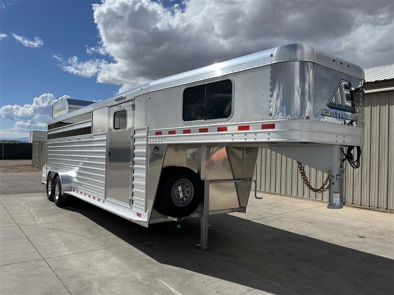 2027 Elite 24’ Stock Combo W/Slanted Deluxe Tack Stock Trailers