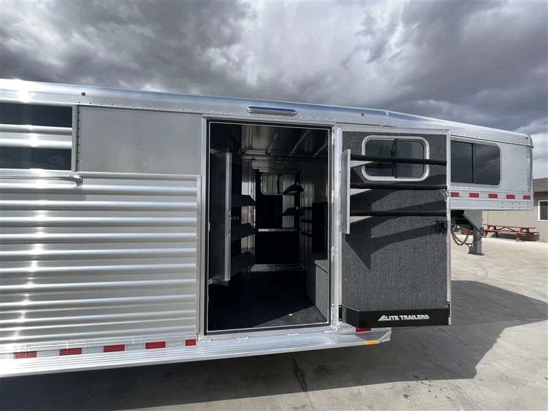 2027 Elite 24’ Stock Combo W/Slanted Deluxe Tack Stock Trailers