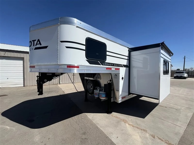 2027 Lakota 14β Stock W/11β Shortwall Living Quarters