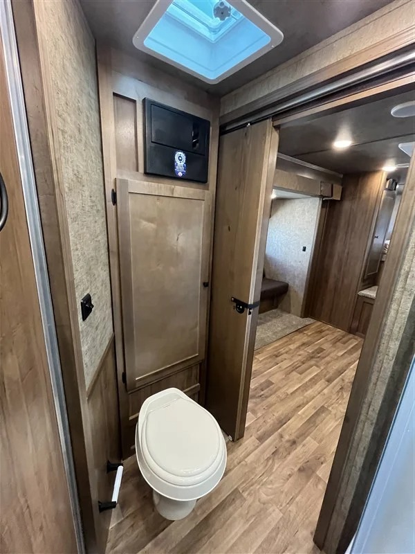 2027 Lakota 14β Stock W/11β Shortwall Living Quarters