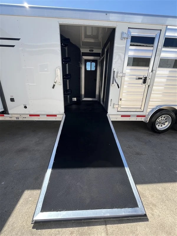 2027 Lakota 14β Stock W/11β Shortwall Living Quarters