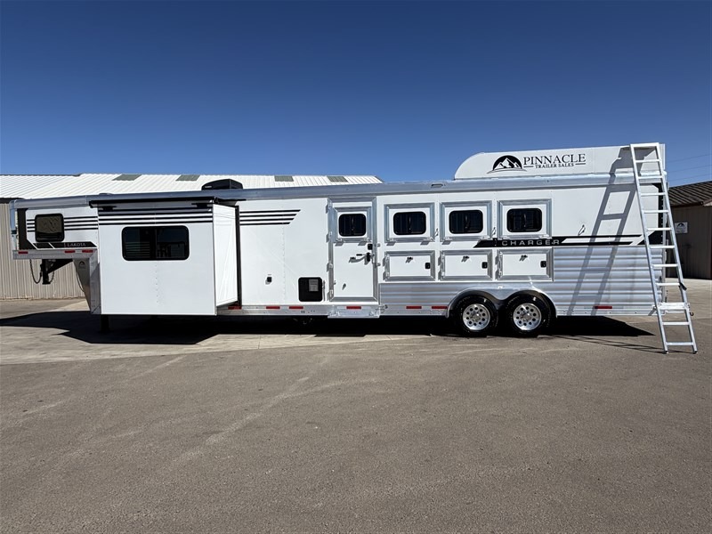 2027 Lakota Charger 4H w/16' Shortwall Living Quarters