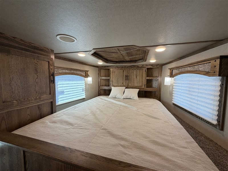 2027 Lakota Charger 4H w/16' Shortwall Living Quarters