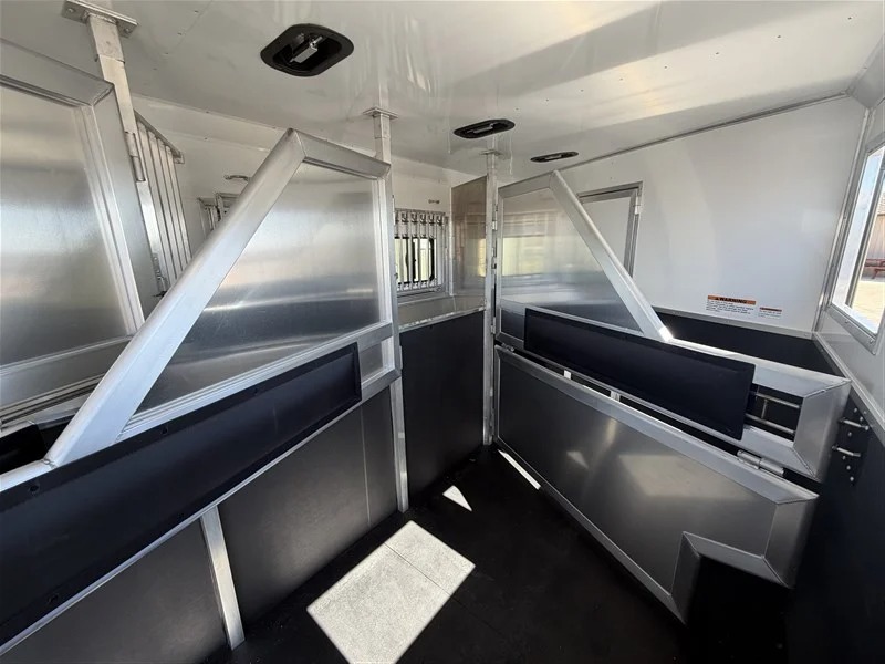 2027 Lakota Charger 4H w/16' Shortwall Living Quarters