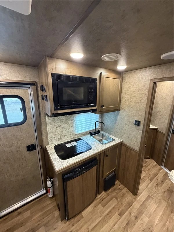 2027 Lakota Legacy 14' Stock w/Mid Tack and 9' Shortwall Living Quarters