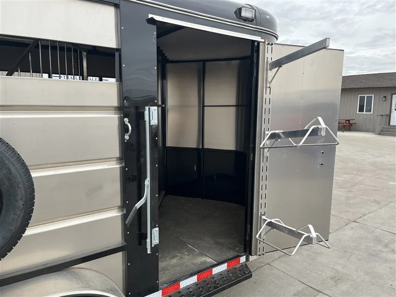 2027 Maverick 2 Horse Slant W/Swinging Wall Tack Horse Trailers