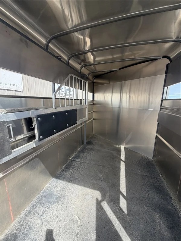 2027 Maverick 2 Horse Warmblood Horse Trailers