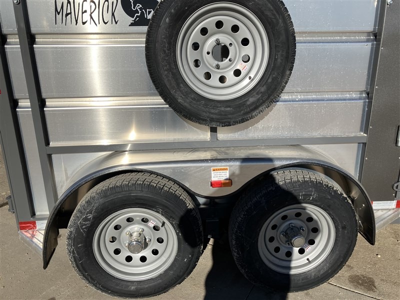 2027 Maverick 2H Slant w/Swinging Tack Wall Horse Trailers