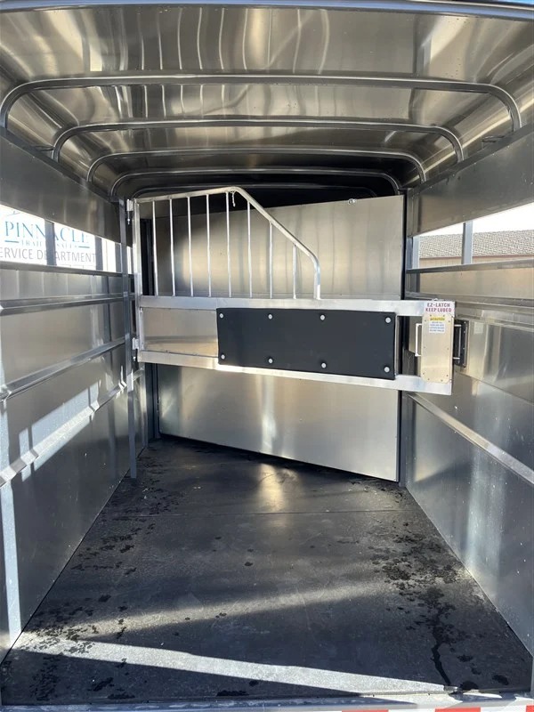 2027 Maverick 2H Slant w/Swinging Tack Wall Horse Trailers