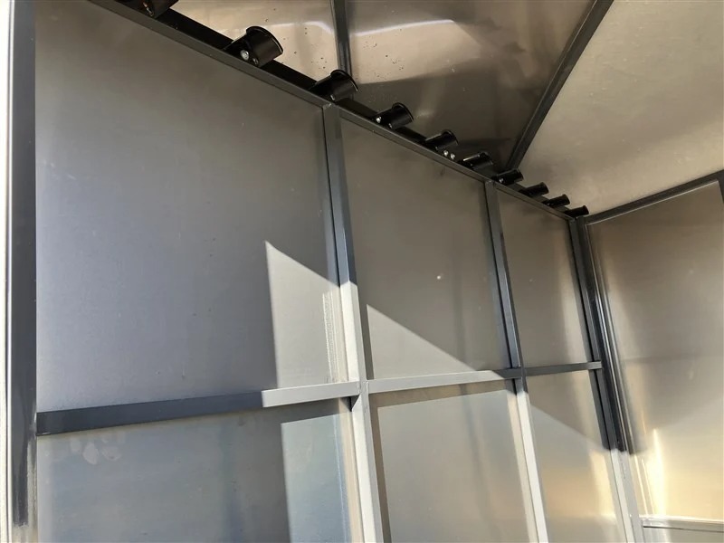 2027 Maverick 2H Slant w/Swinging Tack Wall Horse Trailers