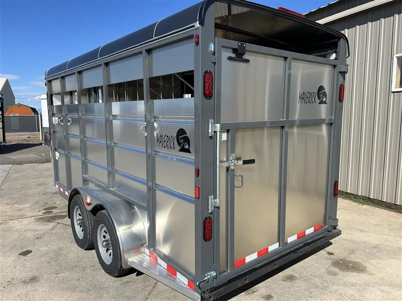 2027 Maverick 3 Horse Slant Horse Trailers