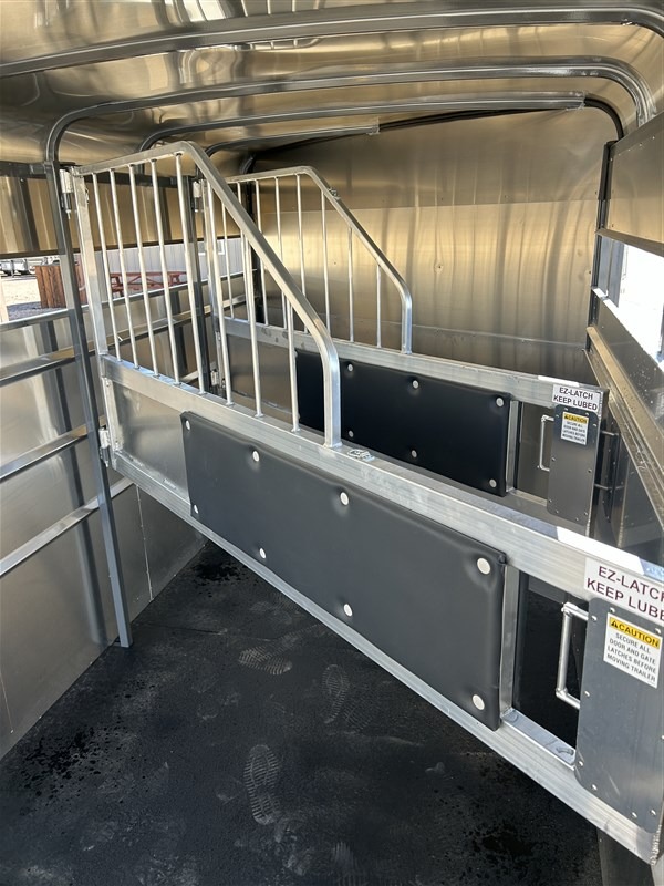 2027 Maverick 3 Horse Slant Horse Trailers