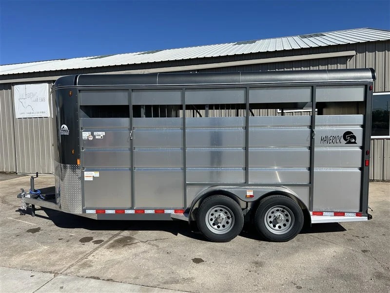 2027 Maverick 3 Horse Slant Horse Trailers