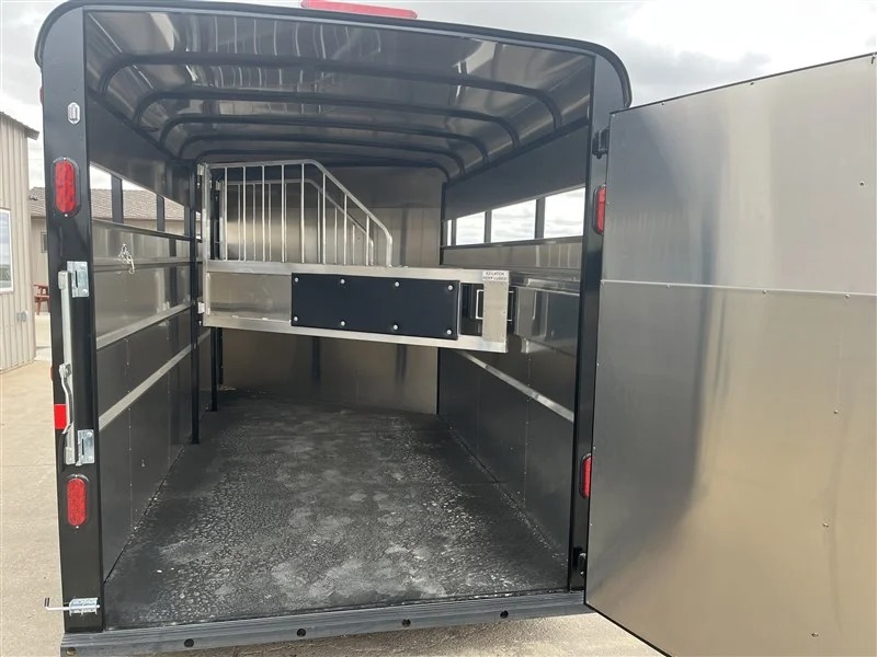 2027 Maverick 3 Horse Slant Horse Trailers