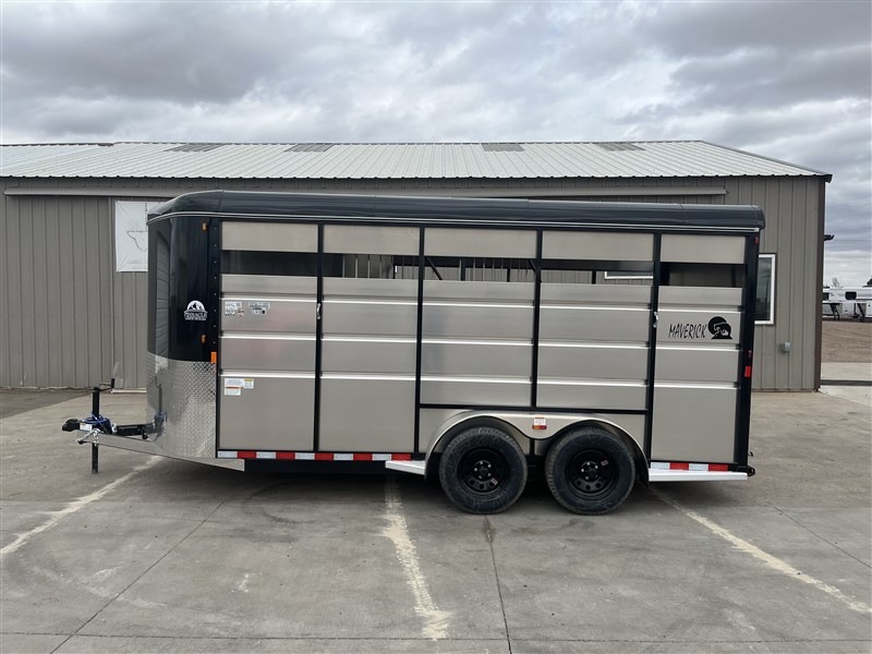 2027 Maverick 3 Horse Slant Horse Trailers