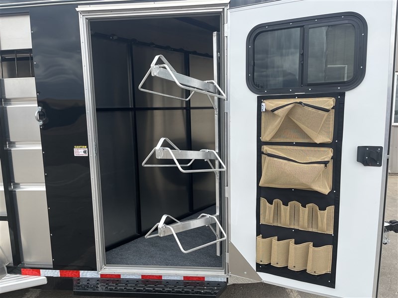2027 Maverick 3 Horse Slant Horse Trailers
