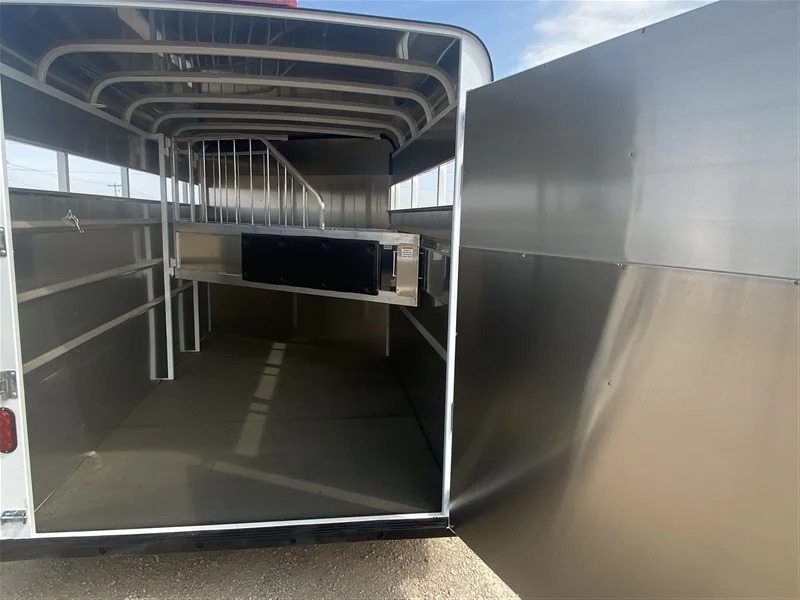 2027 Maverick 3 Horse Slant Horse Trailers