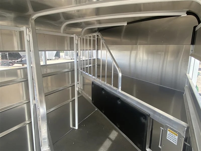 2027 Maverick 3 Horse Slant Horse Trailers