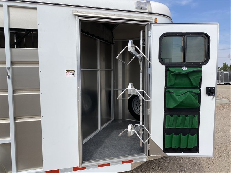 2027 Maverick 3 Horse Slant Horse Trailers