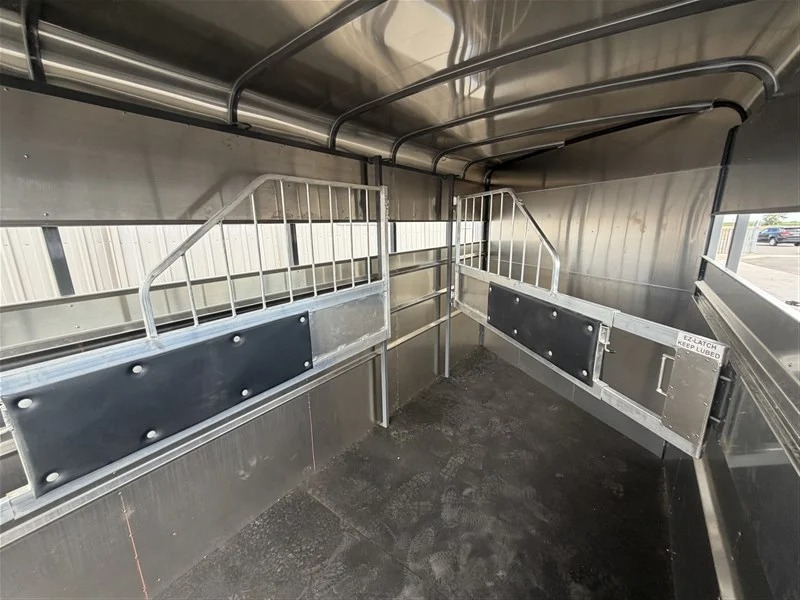 2027 Maverick 3 Horse Warm Blood Horse Trailers