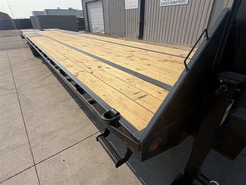 2027 Iron Bull Trailers FLG22 Flatbed Trailers