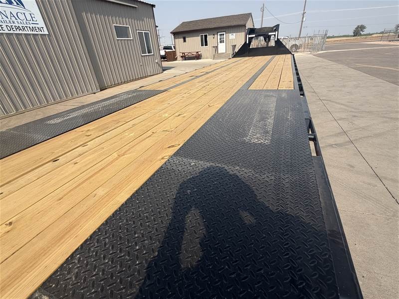 2027 Iron Bull Trailers FLG22 Flatbed Trailers