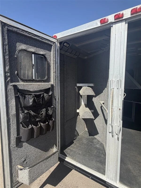 2000 4 Star Trailers 2 Horse Weekend Package Living Quarters