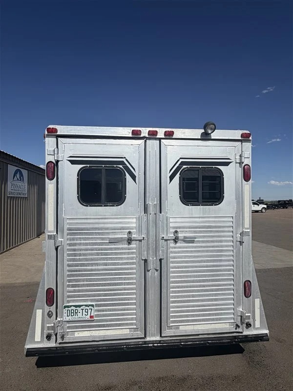 2000 4 Star Trailers 2 Horse Weekend Package Living Quarters