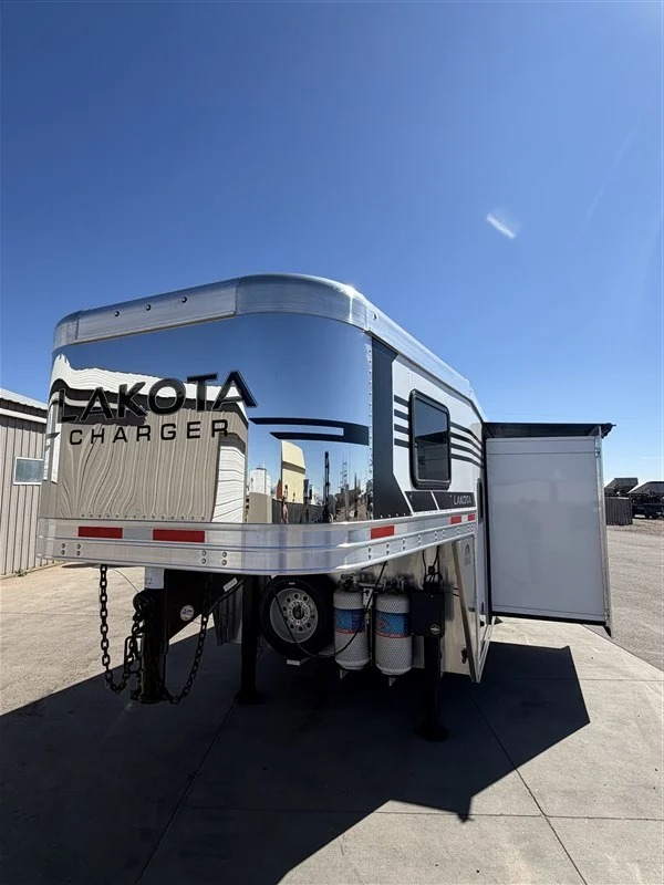 2027 Lakota Charger 4H w/16' Shortwall Living Quarters