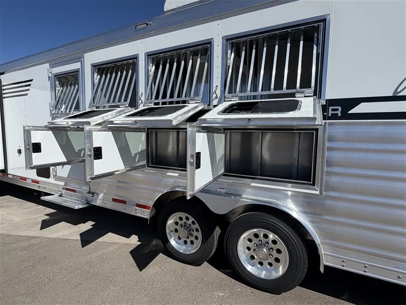 2027 Lakota Charger 4H w/16' Shortwall Living Quarters
