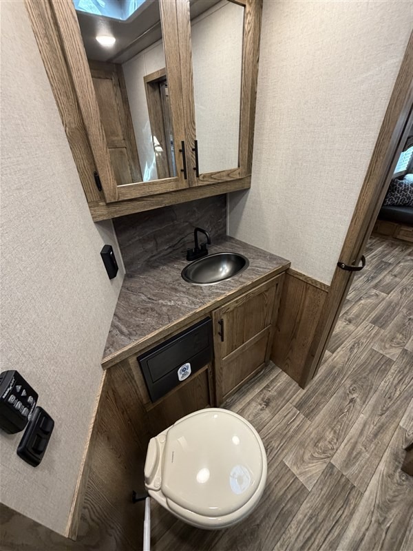 2027 Lakota Charger 4H w/16' Shortwall Living Quarters