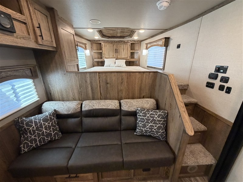 2027 Lakota Charger 4H w/16' Shortwall Living Quarters