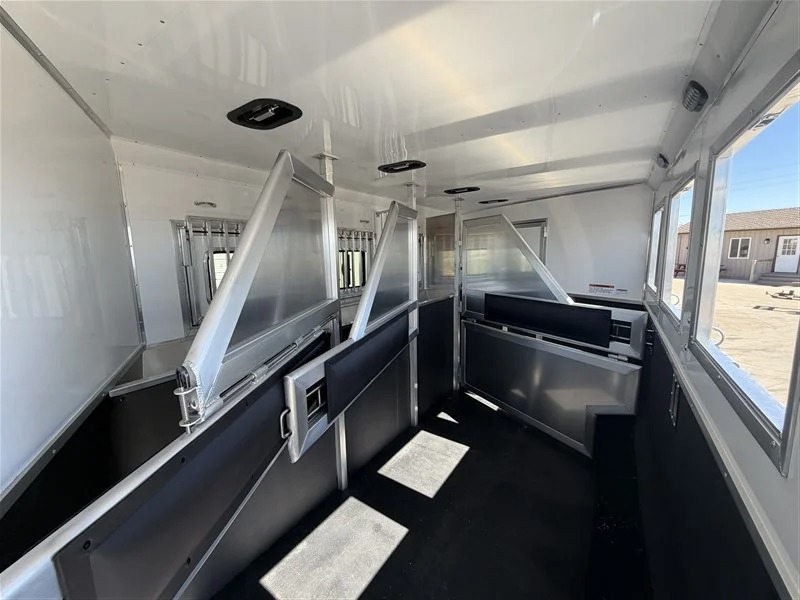 2027 Lakota Charger 4H w/16' Shortwall Living Quarters
